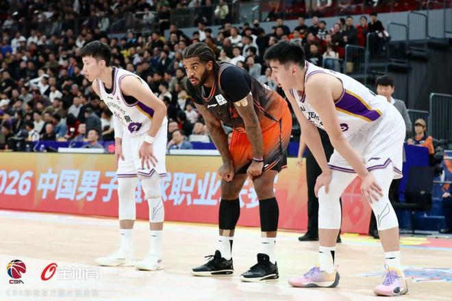 急 北控男篮客场不敌山东男篮爱游戏爱体育赛场直击丨内线告(图2)